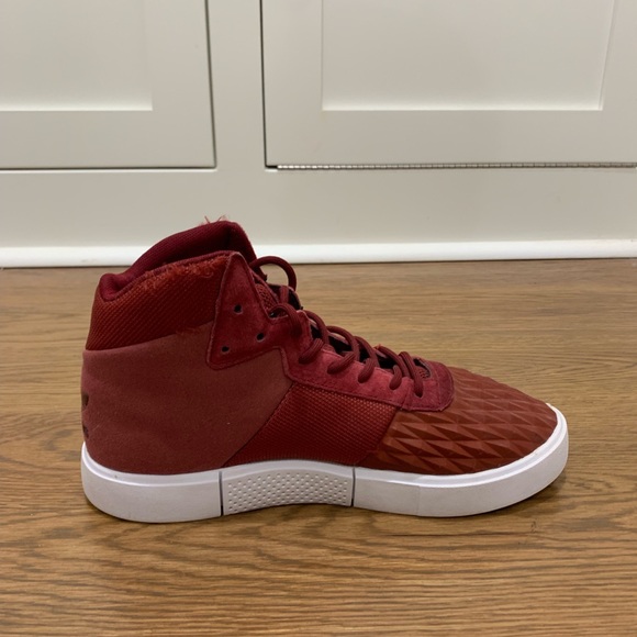 Adidas red high top shoes - Picture 3 of 7